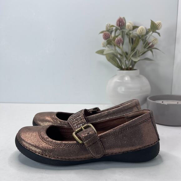 Vionic Shoes Goleta Mary Jane Bronze Metallic Studded Strap Womens 6 NWOB - Picture 2 of 9